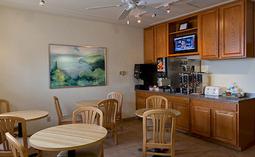 גרנד מרייס The Shoreline Inn מראה חיצוני תמונה